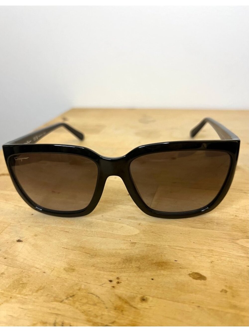 NEW Salvatore Ferragamo Sunglasses in Black